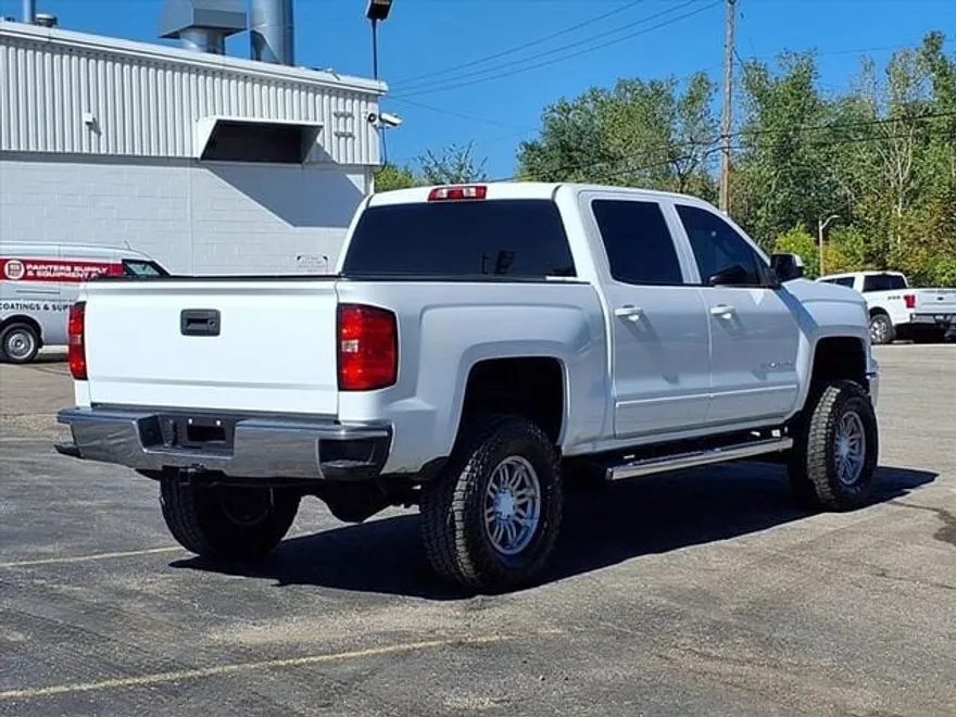 2015 Chevrolet Silverado 1500 LT photo 2