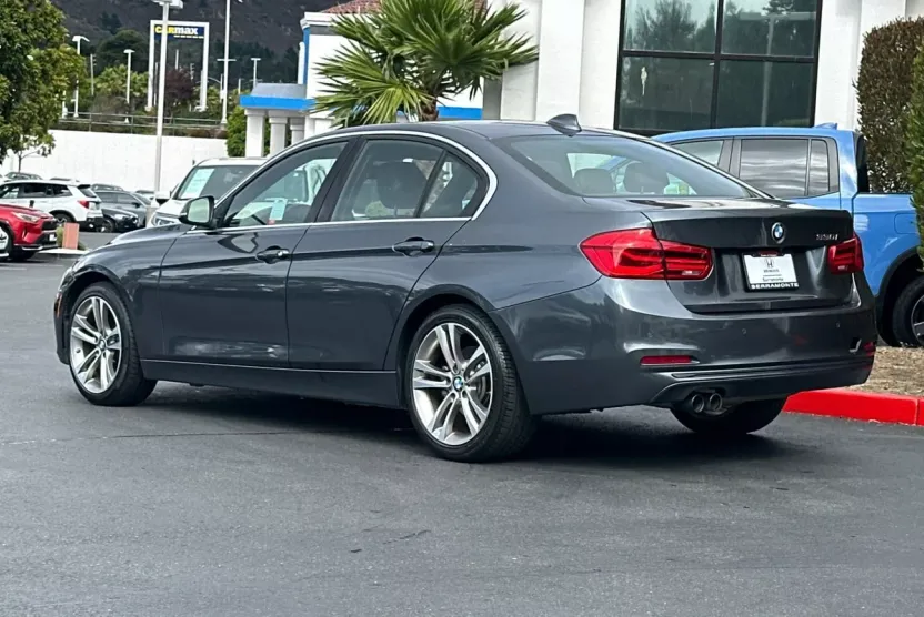 2017 Bmw 330i photo 1