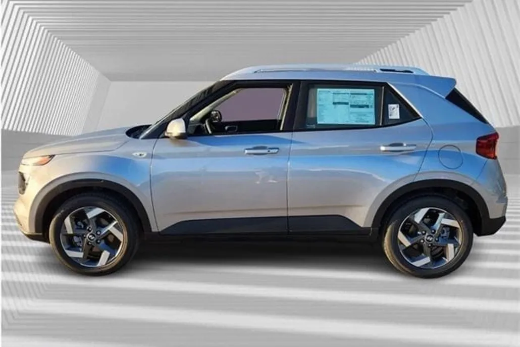 2025 Hyundai Venue SEL photo 1