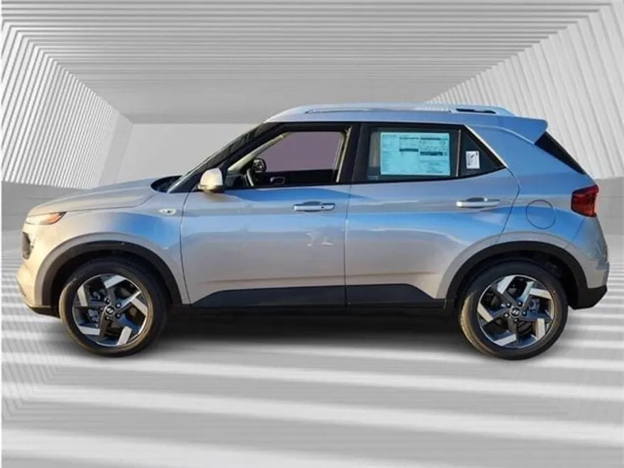 2025 Hyundai Venue SEL photo 1