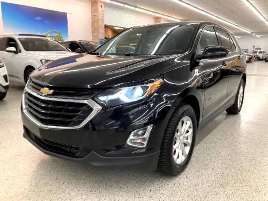 2020 Chevrolet Equinox LT photo 1