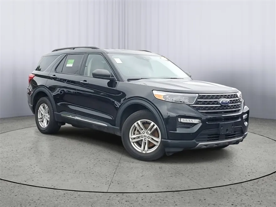 2022 Ford Explorer XLT photo 1