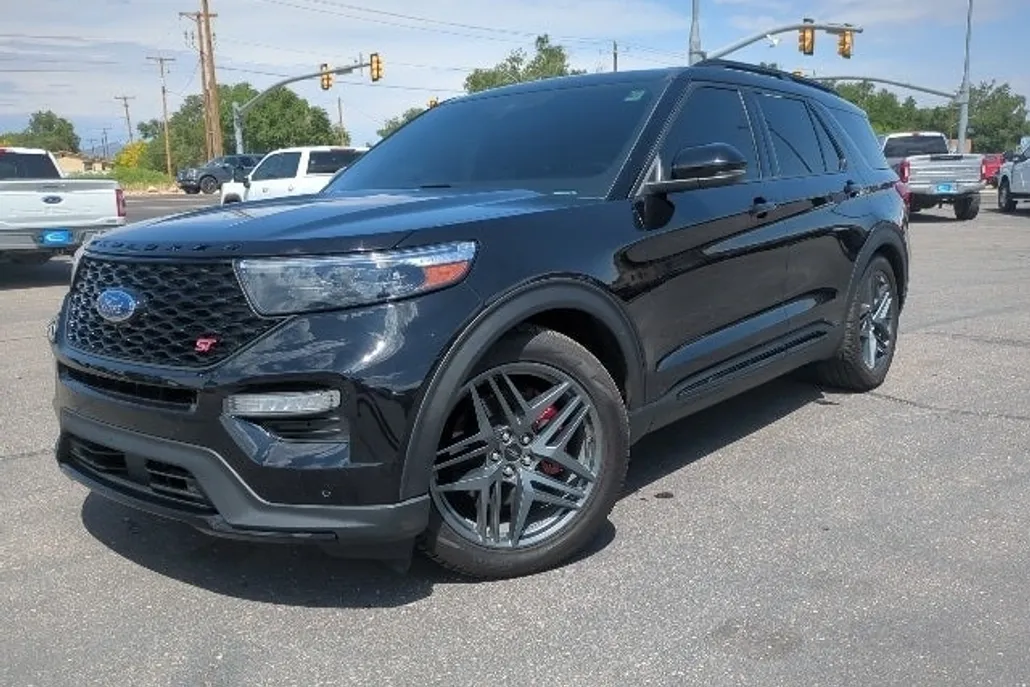 2024 Ford Explorer ST photo 1