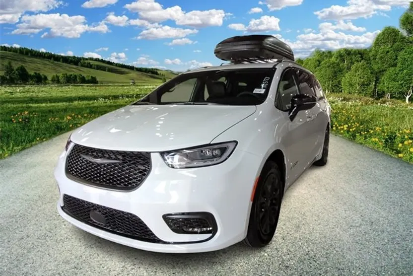 2025 Chrysler Pacifica photo 1