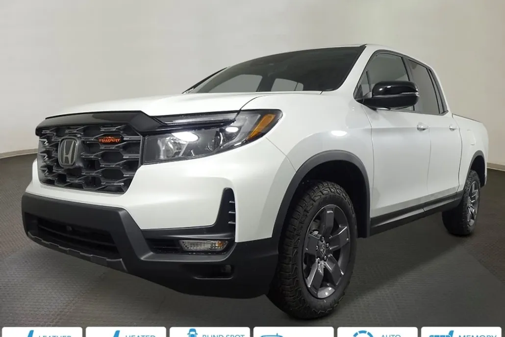 2025 Honda Ridgeline TrailSport photo 1