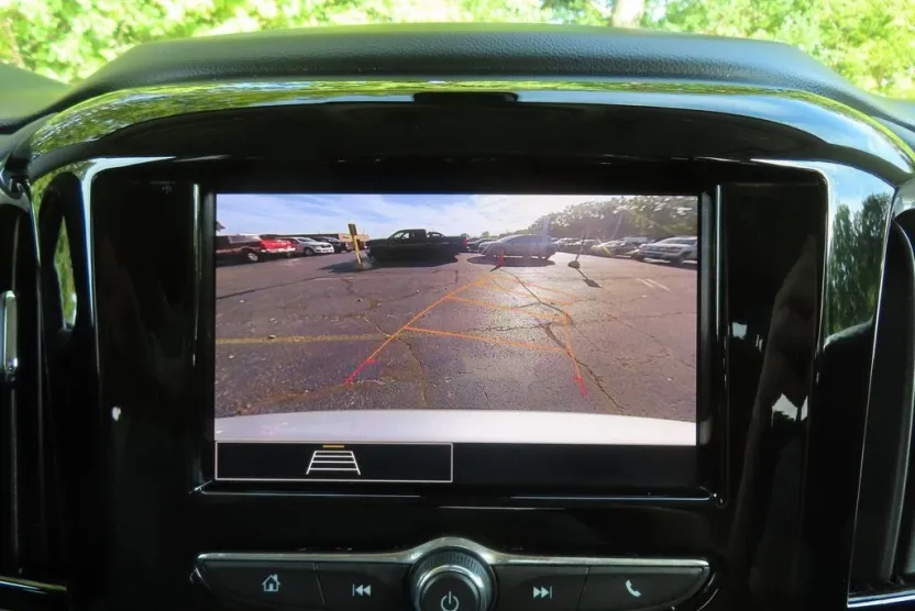 2020 Chevrolet Traverse LS photo 1