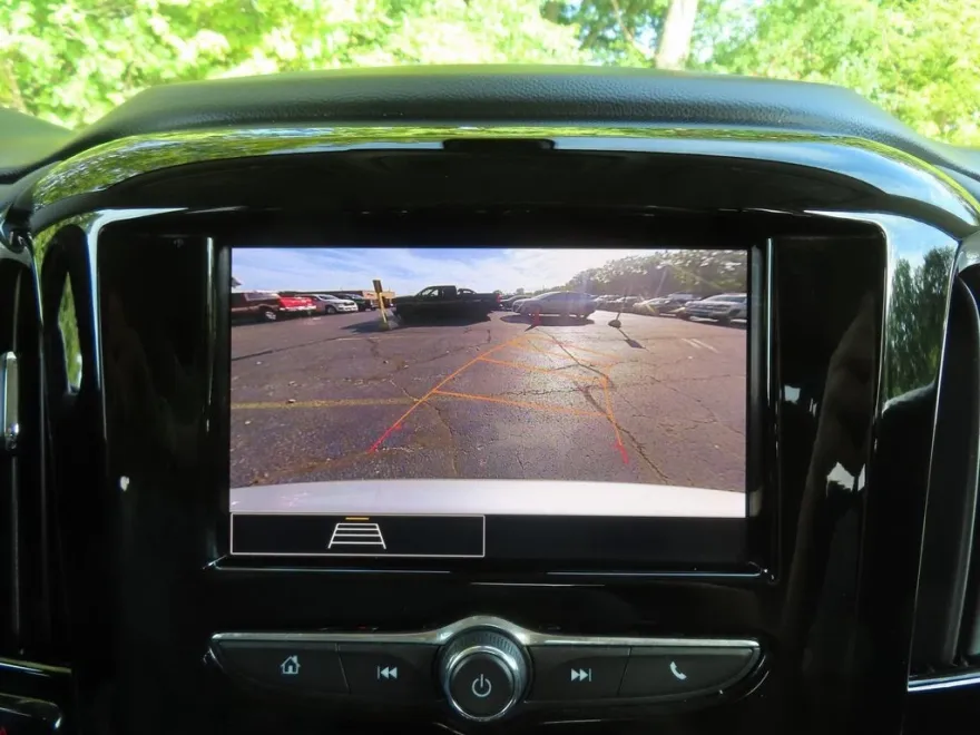 2020 Chevrolet Traverse LS photo 1