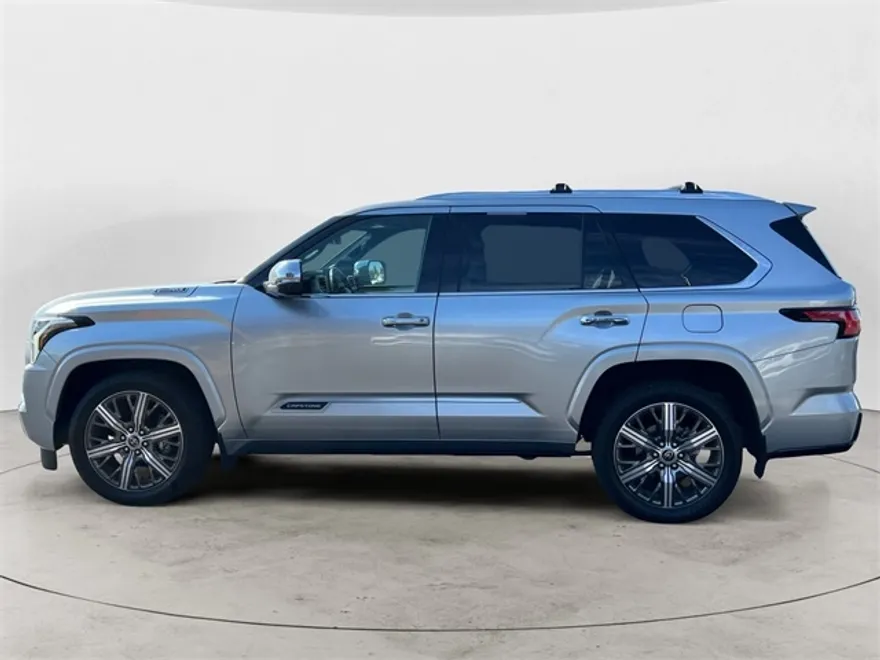 2023 Toyota Sequoia Capstone photo 1