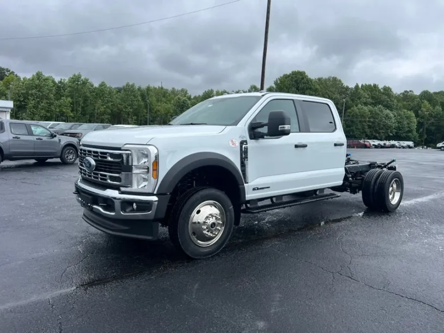 2025 Ford F-450 photo 1