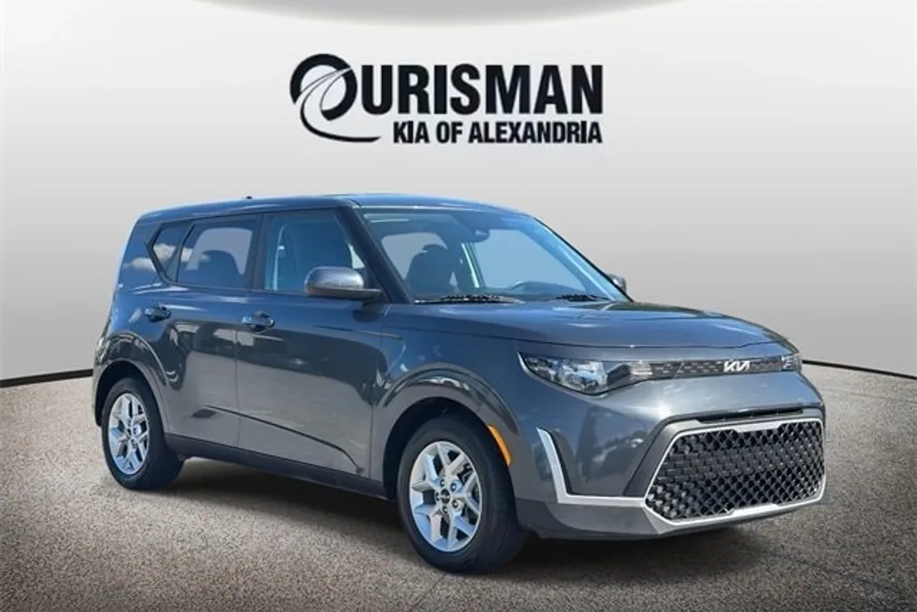 2023 Kia Soul LX photo 1