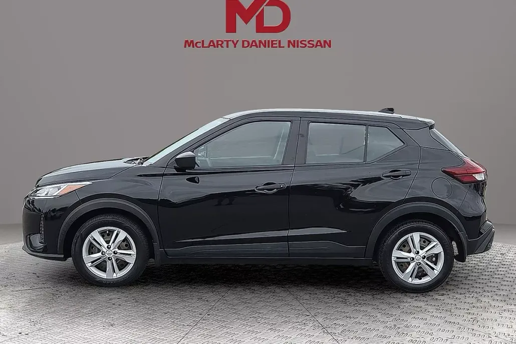 2021 Nissan Kicks S photo 1