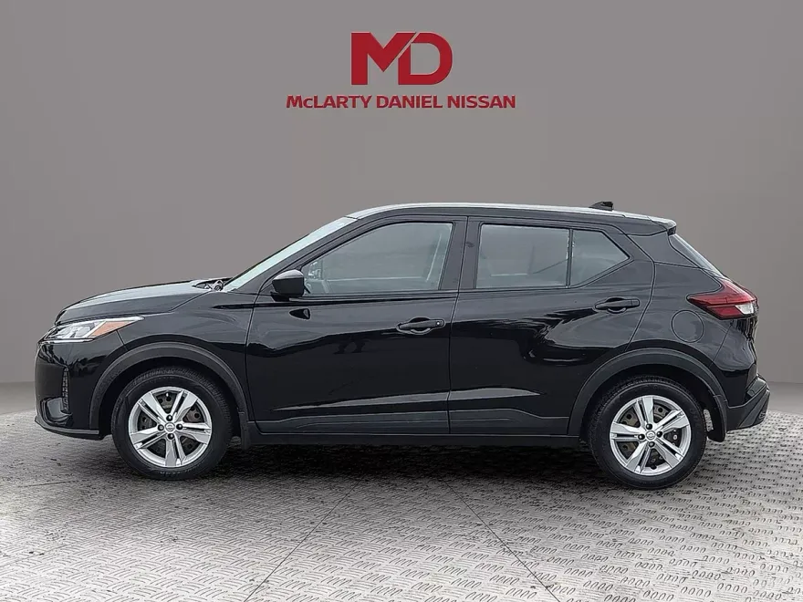 2021 Nissan Kicks S photo 1