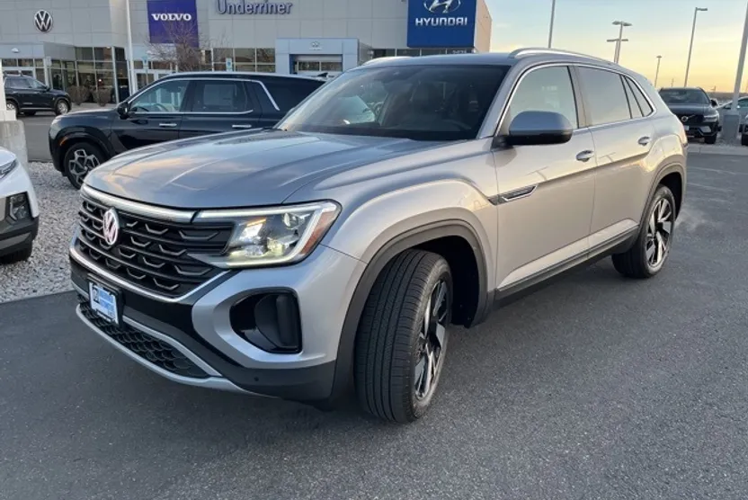2025 Volkswagen Atlas Cross Sport SEL photo 1
