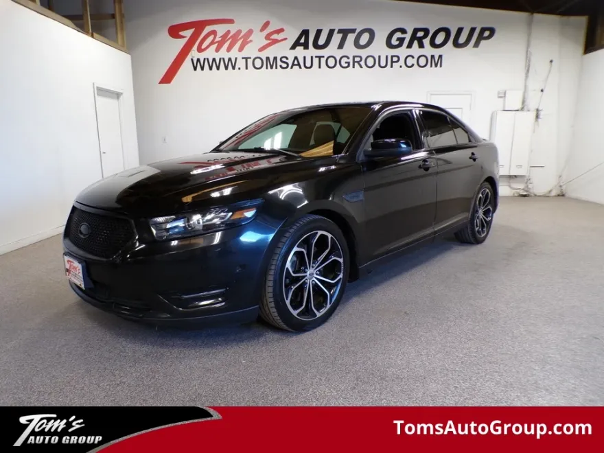 2013 Ford Taurus SHO photo 1