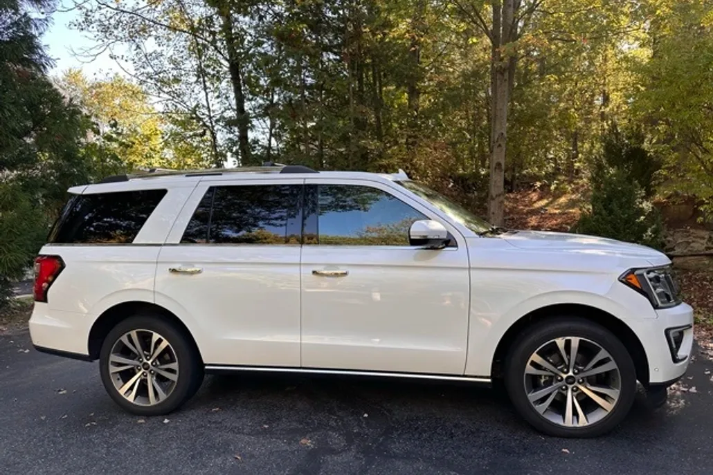 2020 Ford Expedition Limited photo 1