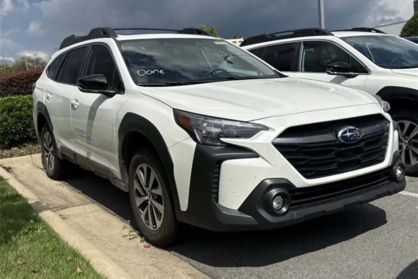 2025 Subaru Outback Premium photo 1
