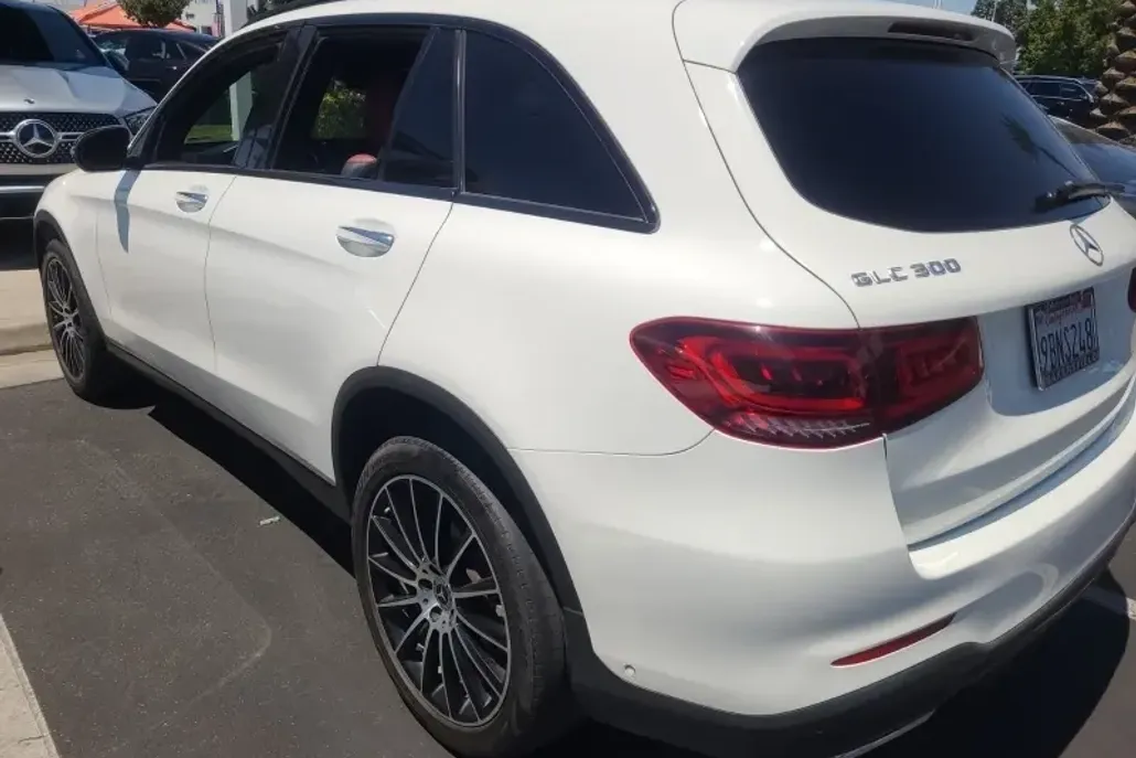 2022 Mercedes Benz GLC 300 photo 1