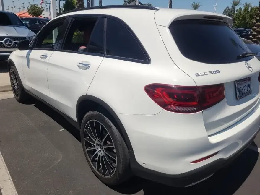 2022 Mercedes Benz GLC 300 photo 1