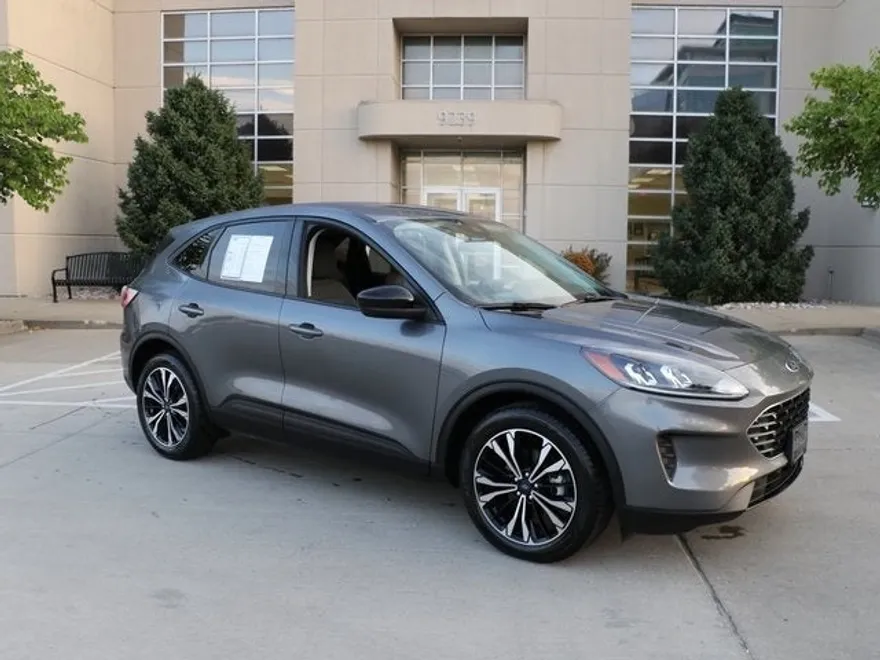 2021 Ford Escape SE Hybrid photo 1