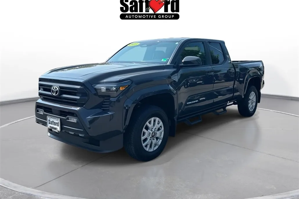 2025 Toyota Tacoma SR5 photo 1