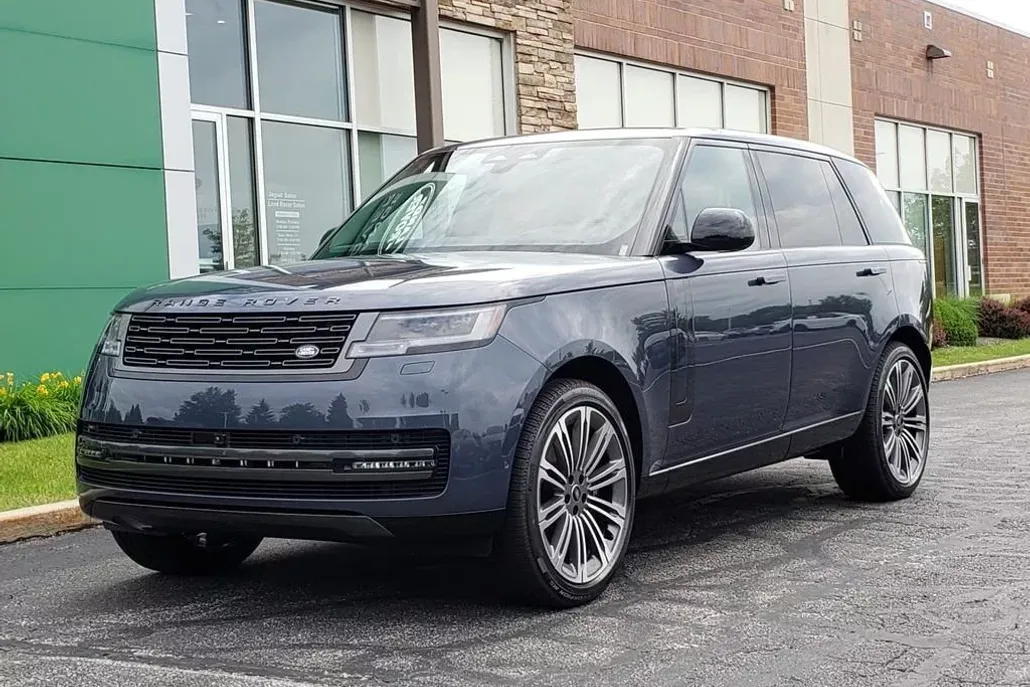 2025 Land Rover Range Rover SE photo 1