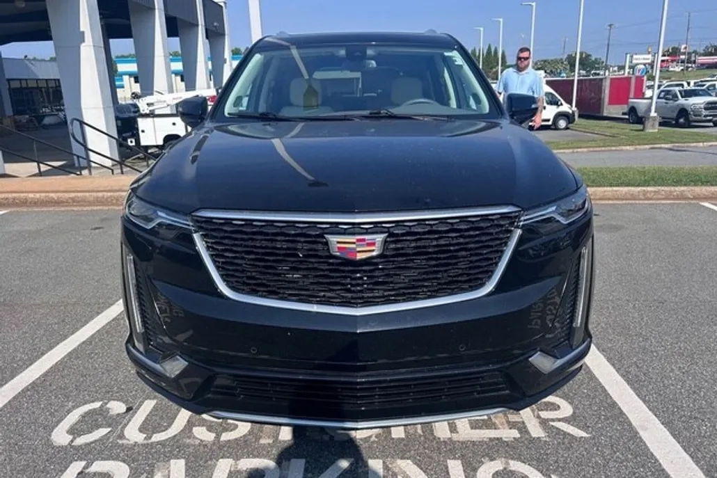2024 Cadillac XT6 Premium Luxury photo 1