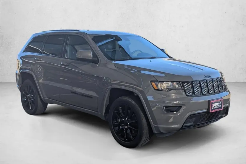 2021 Jeep Grand Cherokee Laredo X photo 1
