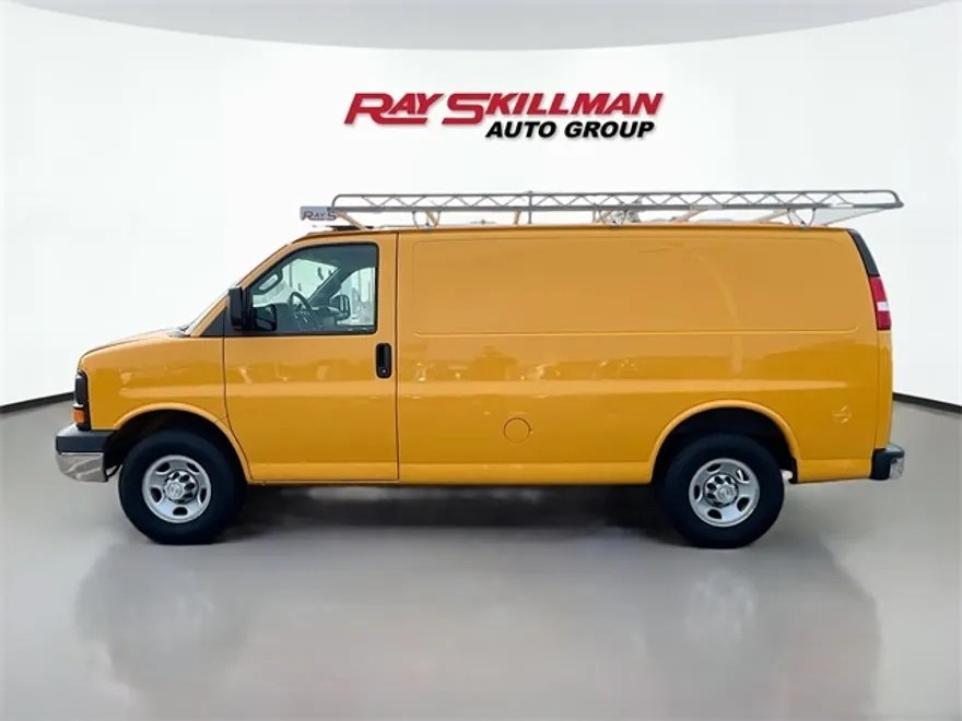 2016 Chevrolet Express 3500 Work Van photo 1