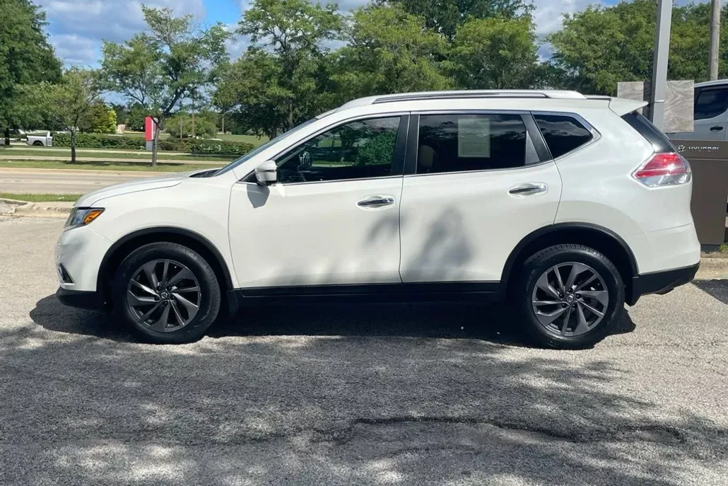 2016 Nissan Rogue SL photo 1