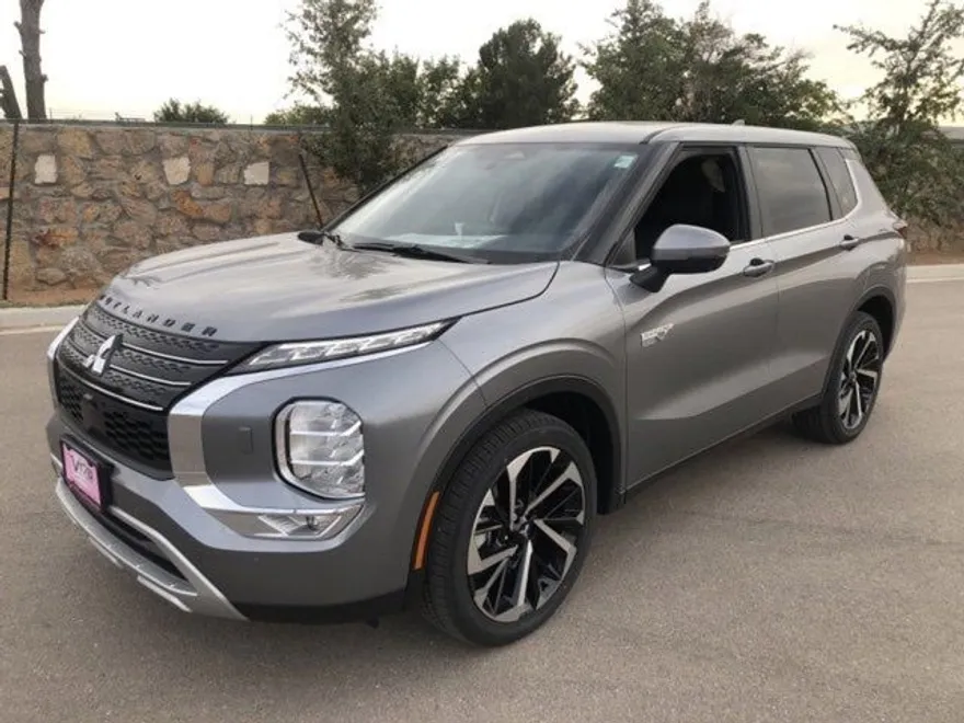 2024 Mitsubishi Outlander PHEV SE photo 1