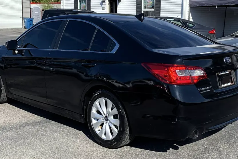 2016 Subaru Legacy 2.5i Premium photo 1