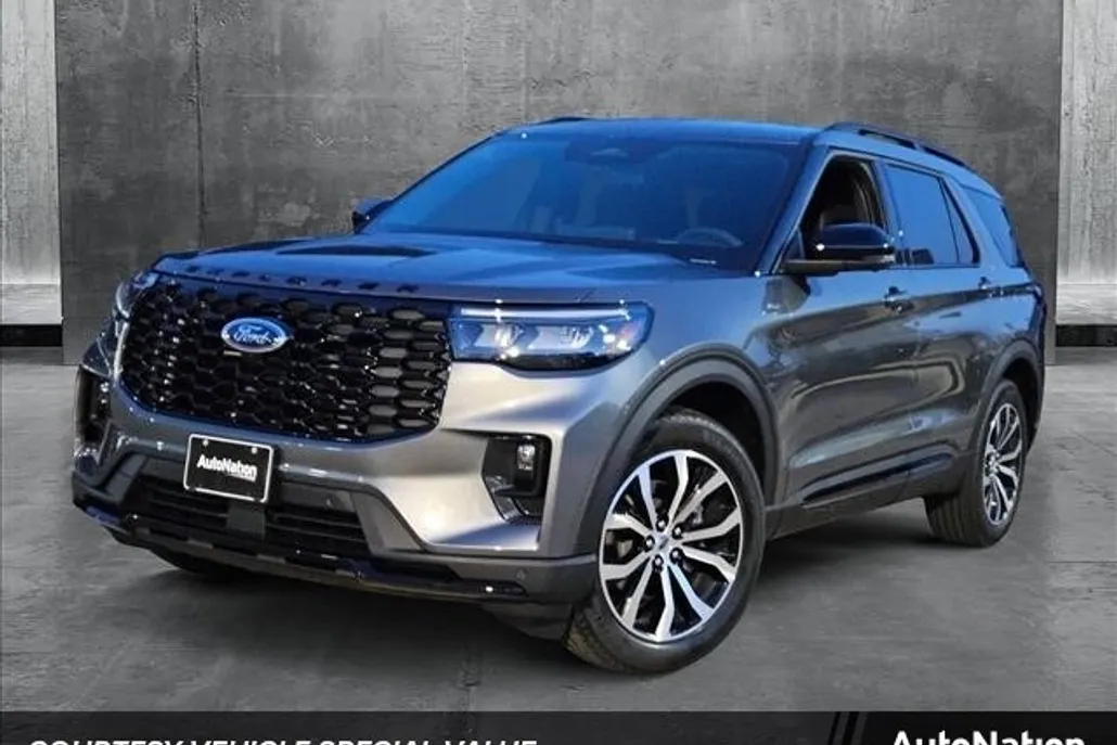 2025 Ford Explorer ST-Line photo 1