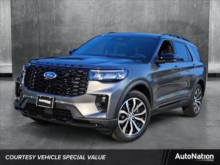 2025 Ford Explorer ST-Line photo 1