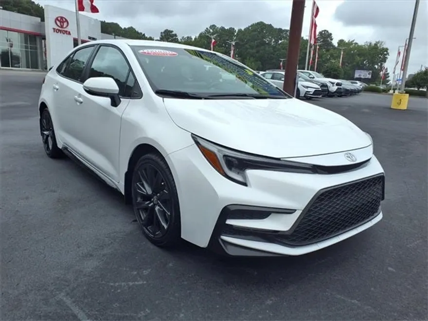2024 Toyota Corolla SE photo 1