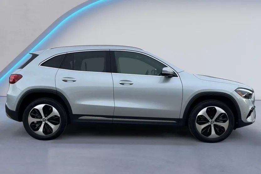 2025 Mercedes Benz GLA 250 4MATIC photo 1
