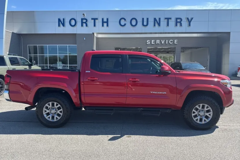 2019 Toyota Tacoma TRD Off-Road photo 1