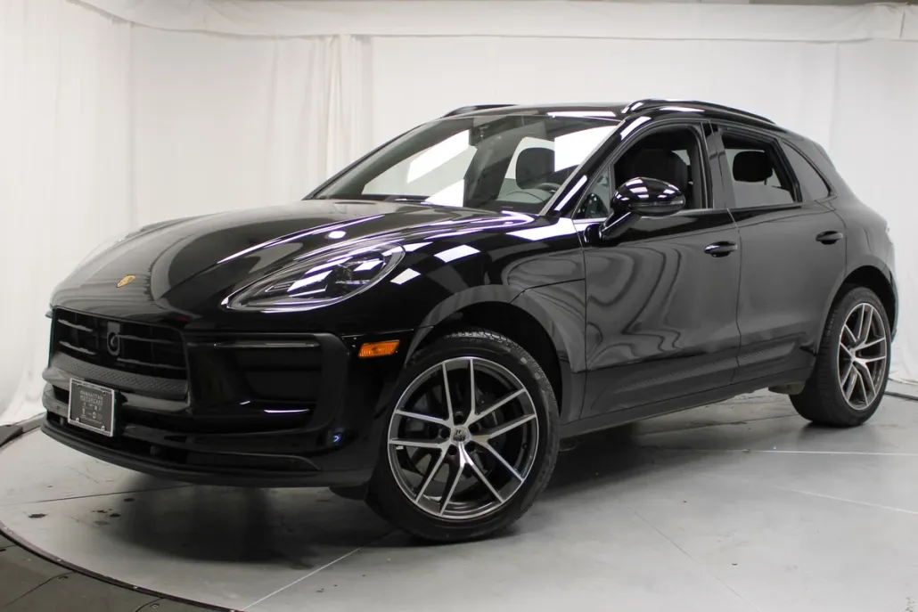 2025 Porsche Macan Base photo 1