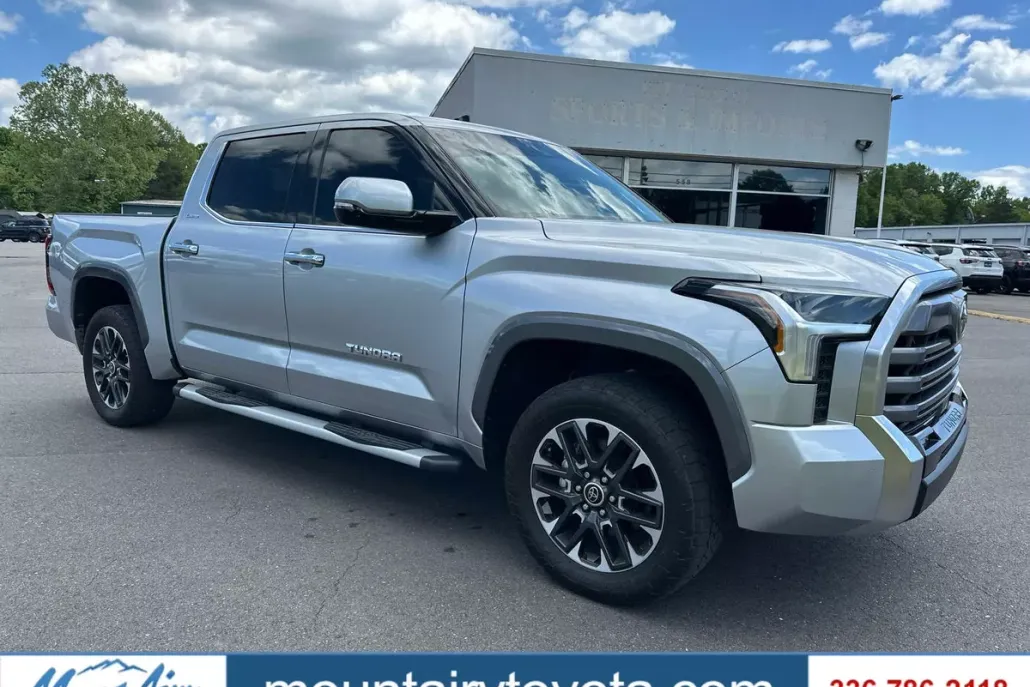 2023 Toyota Tundra Limited photo 1