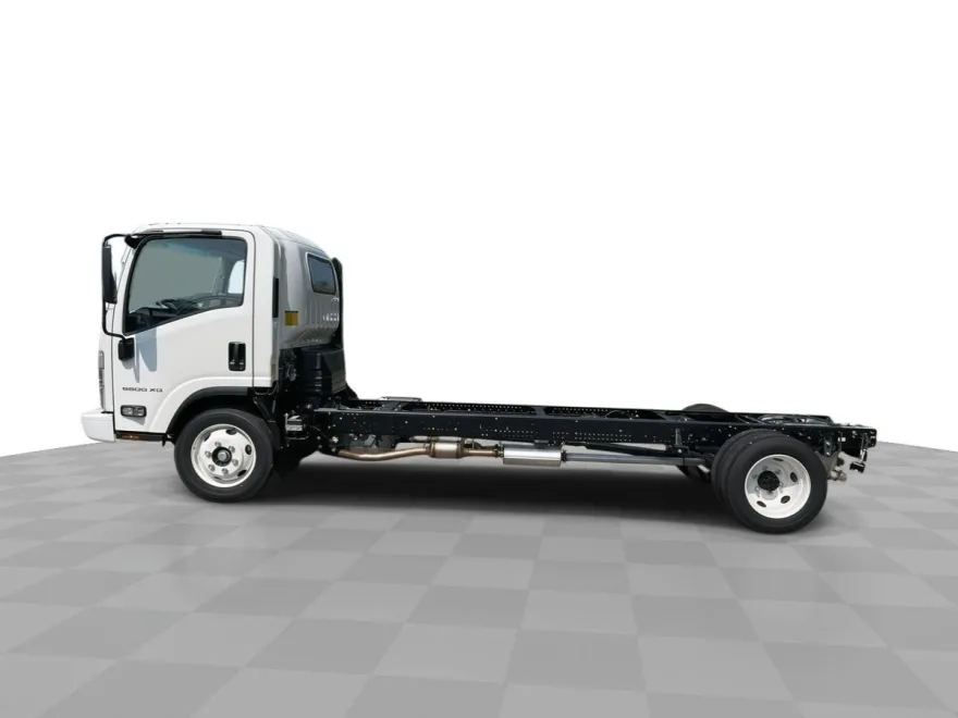 2024 Chevrolet Silverado photo 1