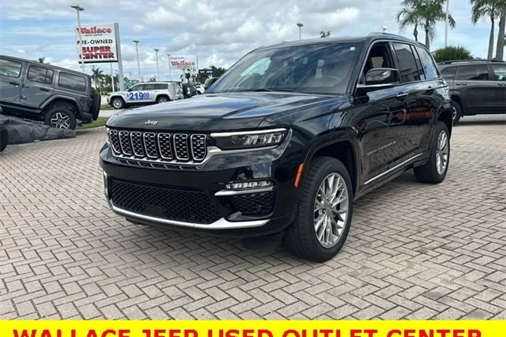 2023 Jeep Grand Cherokee Summit photo 1