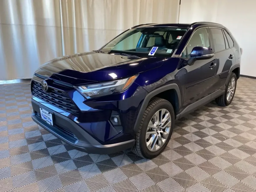 2022 Toyota RAV4 XLE Premium photo 1