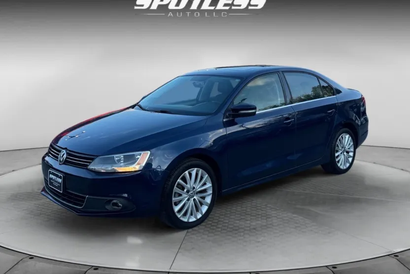 2012 Volkswagen Jetta SEL photo 1