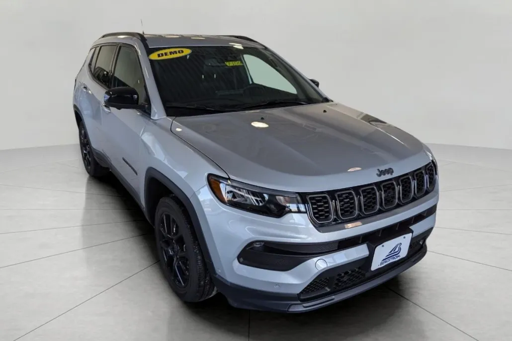 2025 Jeep Compass Latitude photo 1