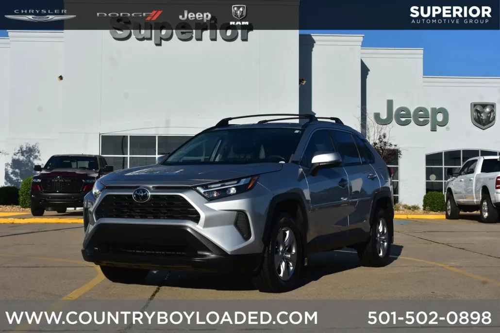 2023 Toyota RAV4 XLE photo 1