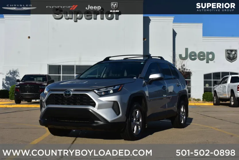 2023 Toyota RAV4 XLE photo 1
