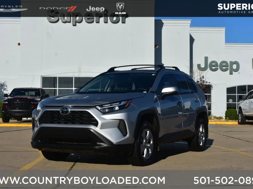 2023 Toyota RAV4 XLE photo 1