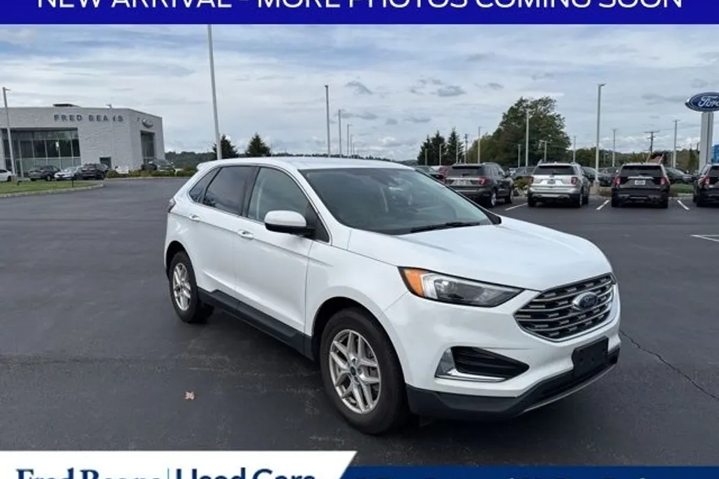 2022 Ford Edge SEL photo 1