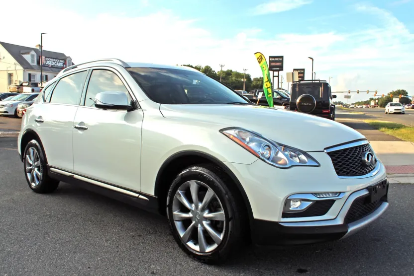 2017 Infiniti QX50 photo 1