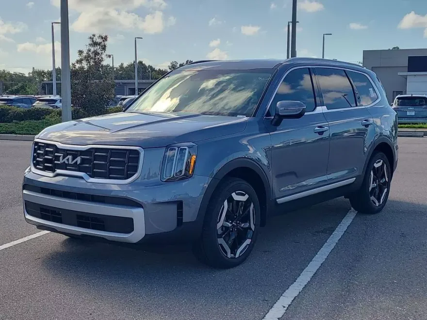 2025 Kia Telluride S photo 1