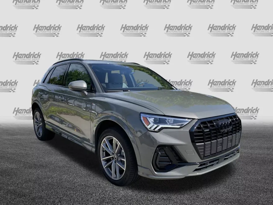 2024 Audi Q3 S line Premium Plus photo 1